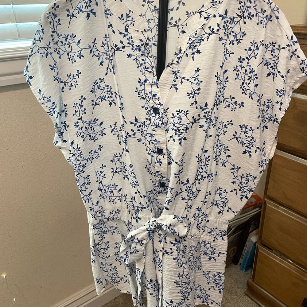 Women's White Blue Floral Tie-Front Top